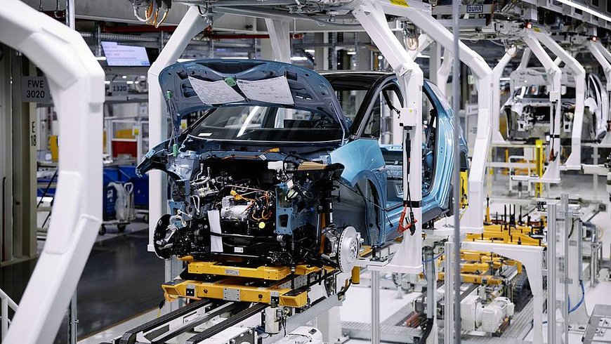 New gluing technology solution enables side windows to be installed in a flow process